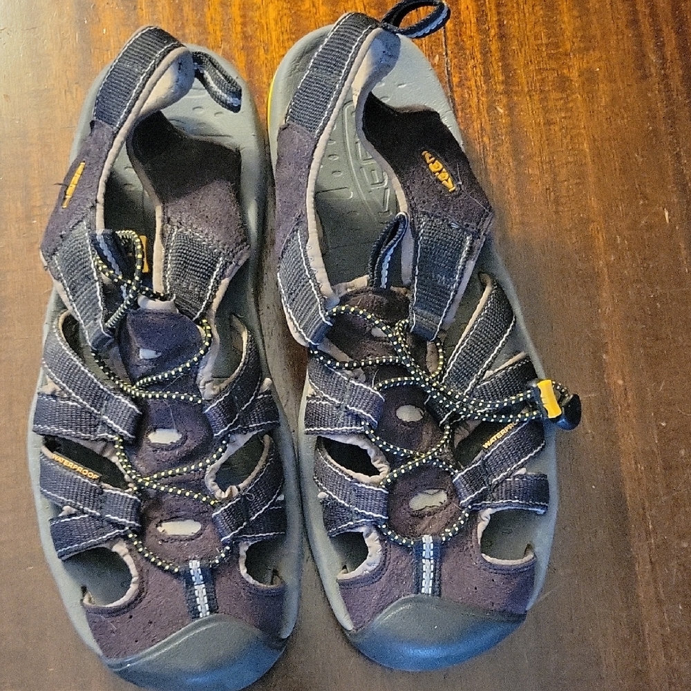 Keen Black and Gray Outdoor Waterproof Sandals Mens Size 11